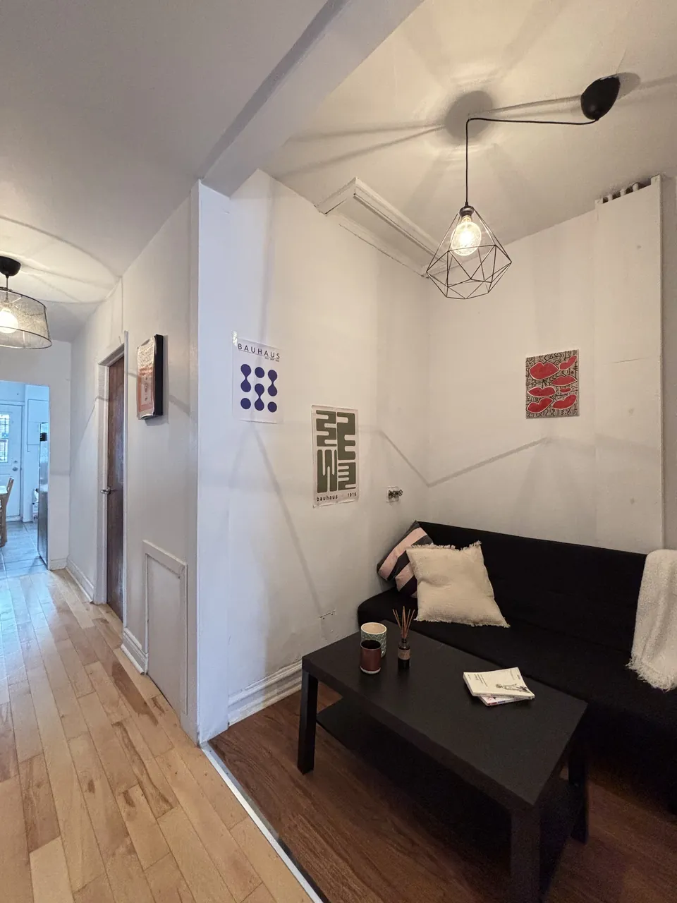 L'Aréna 1 · Ch 4 – Furnished room in a shared apartment, Plateau-Mont-Royal (photo 1)