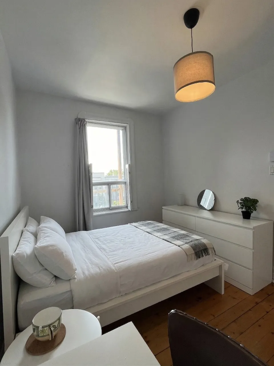 L'Aréna 4 · Ch 4 – Chambre meublée en colocation, Plateau-Mont-Royal (photo 2)