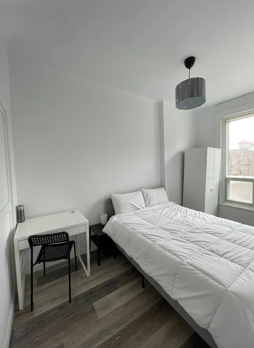 L'Aréna 6 · Ch 4 (double) – Chambre double meublée en colocation, Plateau-Mont-Royal (photo 1)