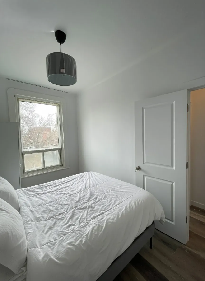 L'Aréna 6 · Ch 4 (double) – Chambre double meublée en colocation, Plateau-Mont-Royal (photo 2)