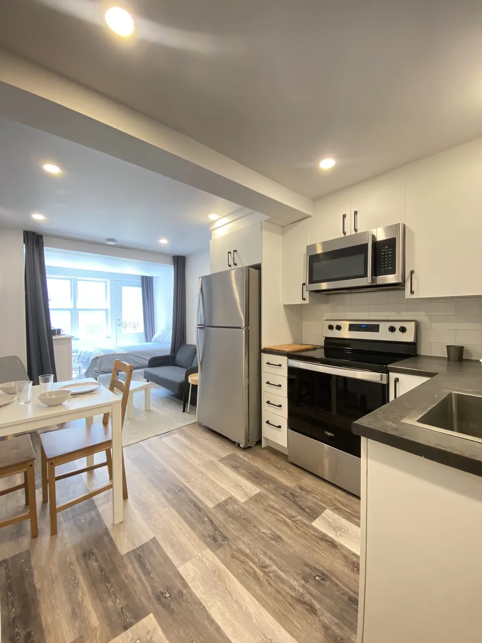 Le Baldwin B – Furnished large studio, Plateau-Mont-Royal (photo 1)