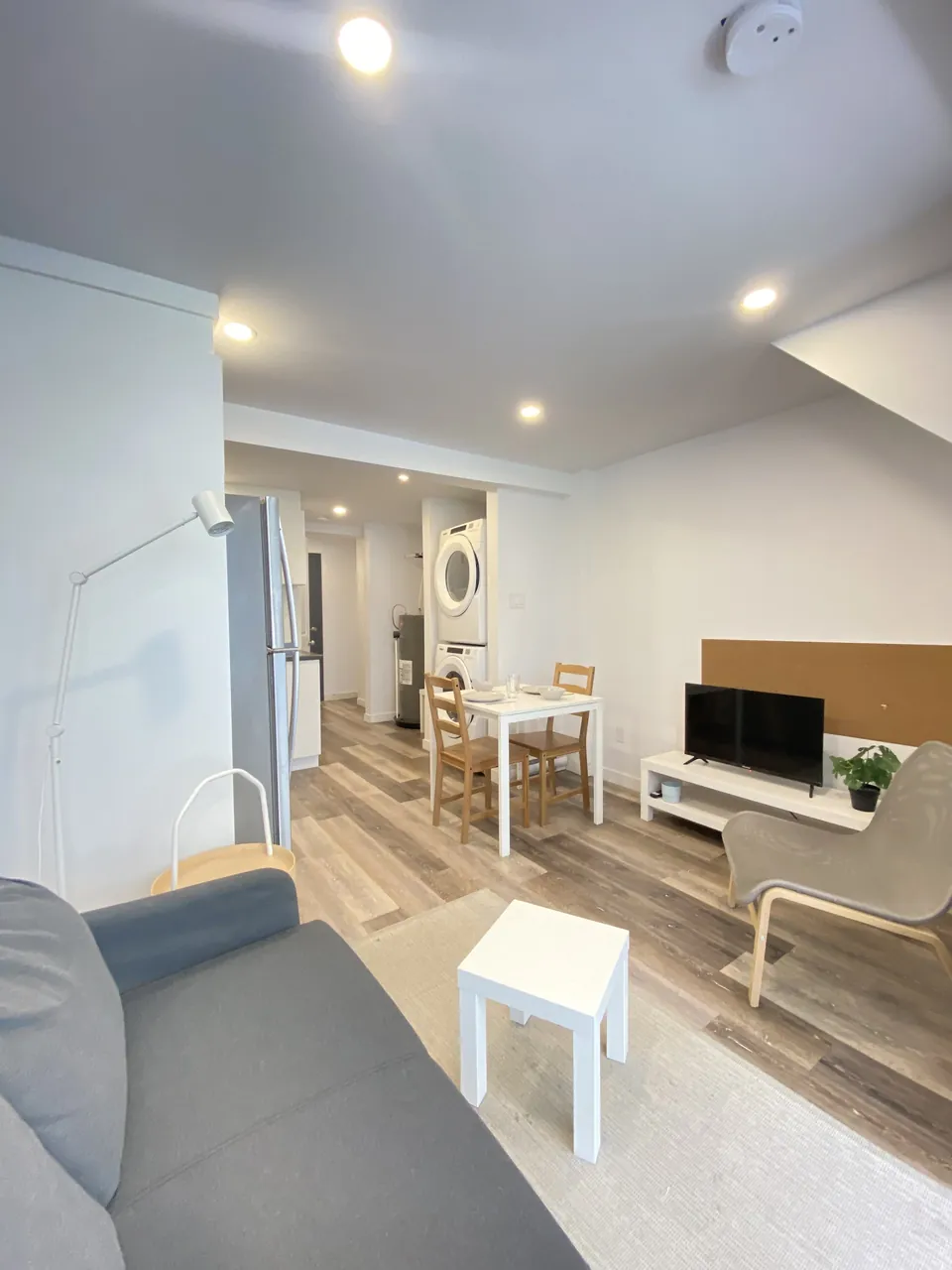 Le Baldwin B – grand studio meublé, Plateau-Mont-Royal (photo 3)