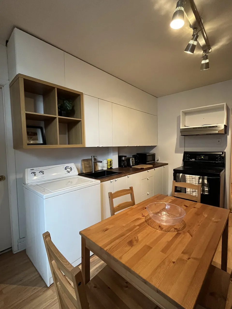 Le Bohème 3 · Ch 1 – Furnished room in a shared apartment, Plateau-Mont-Royal (photo 3)