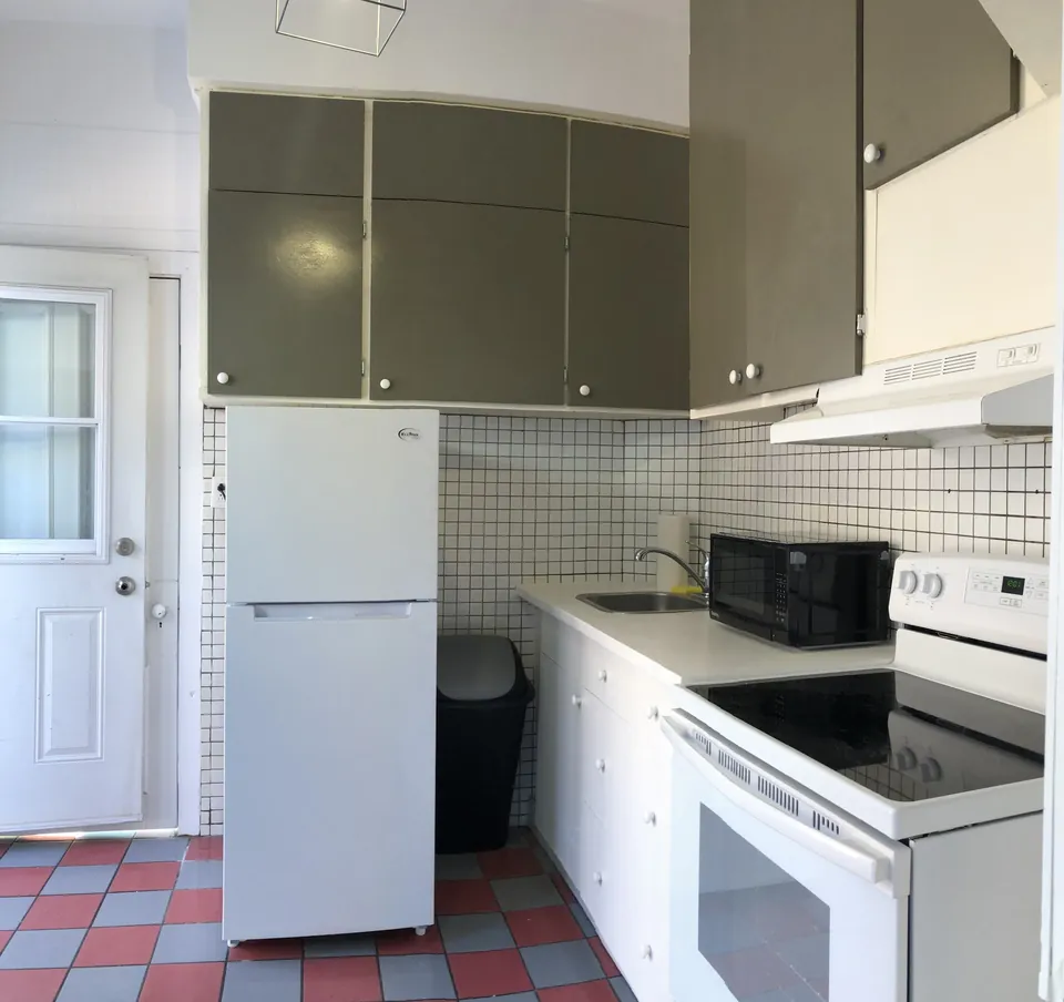 Le Carmel 3 · Ch 1 – Chambre meublée en colocation, Plateau-Mont-Royal (photo 3)