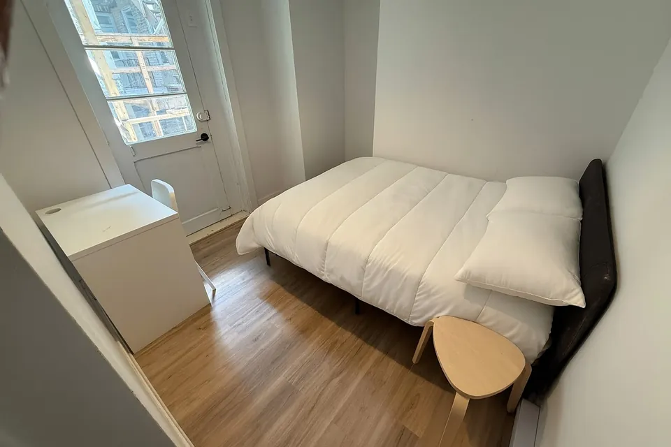 Le Givre 2 · Ch 3 – Chambre meublée en colocation, Plateau-Mont-Royal (photo 2)