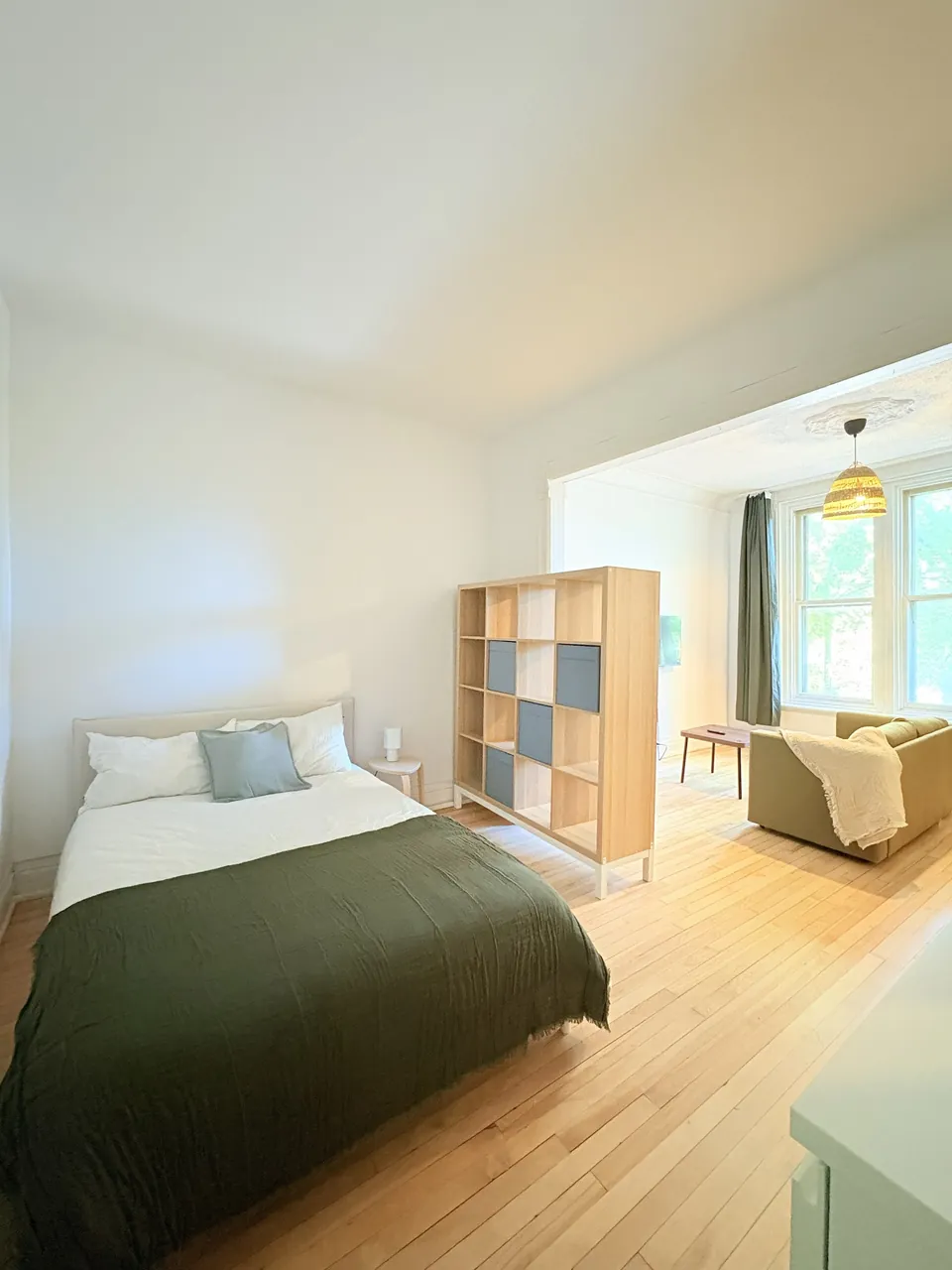Le Givre 6 · Ch 3 – Furnished room in a shared apartment, Plateau-Mont-Royal (photo 2)