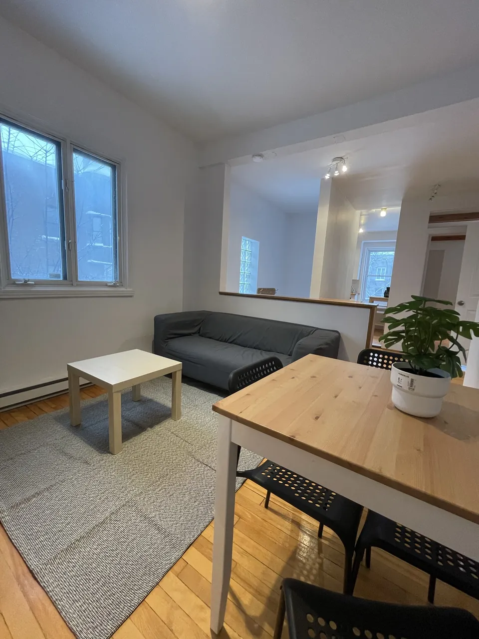 Le Lafontaine 1 · Ch 1 – Furnished room in a shared apartment, Plateau-Mont-Royal (photo 2)