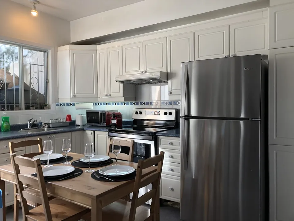 Le Plateau 1 · Ch 3 – Furnished room in a shared apartment, Plateau-Mont-Royal (photo 3)